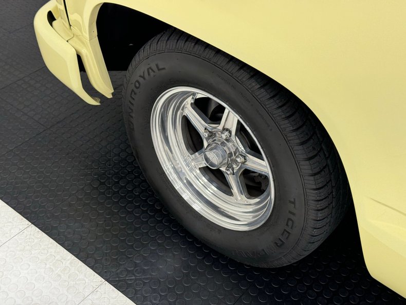 Chevrolet-C1500-1994-Butternut-Yellow-Black-16