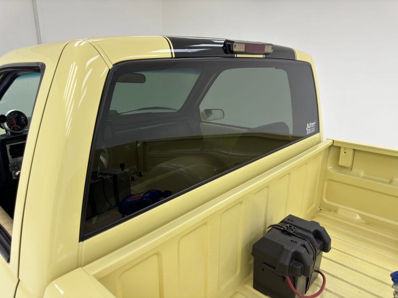 Chevrolet-C1500-1994-Butternut-Yellow-Black-21