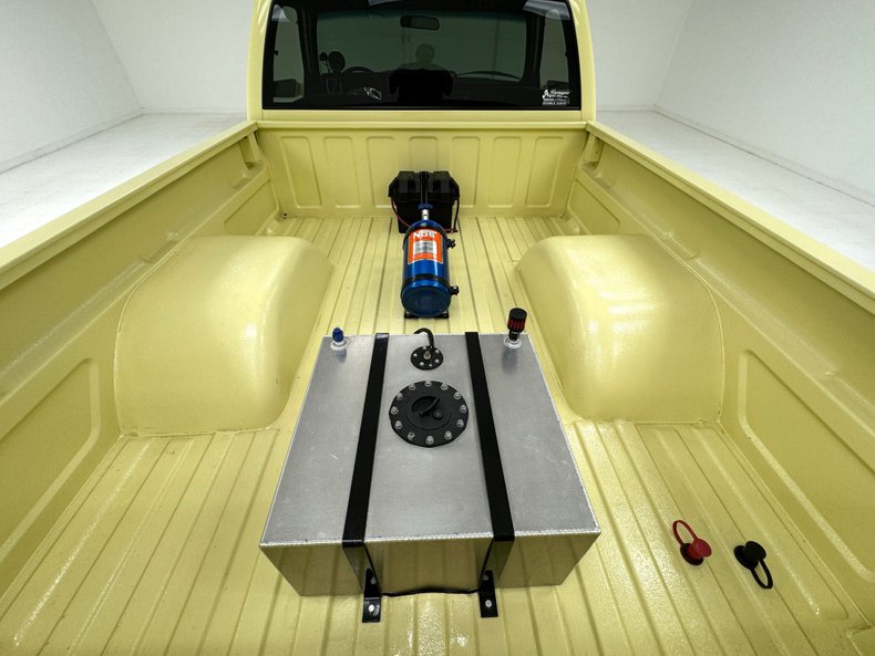 Chevrolet-C1500-1994-Butternut-Yellow-Black-31