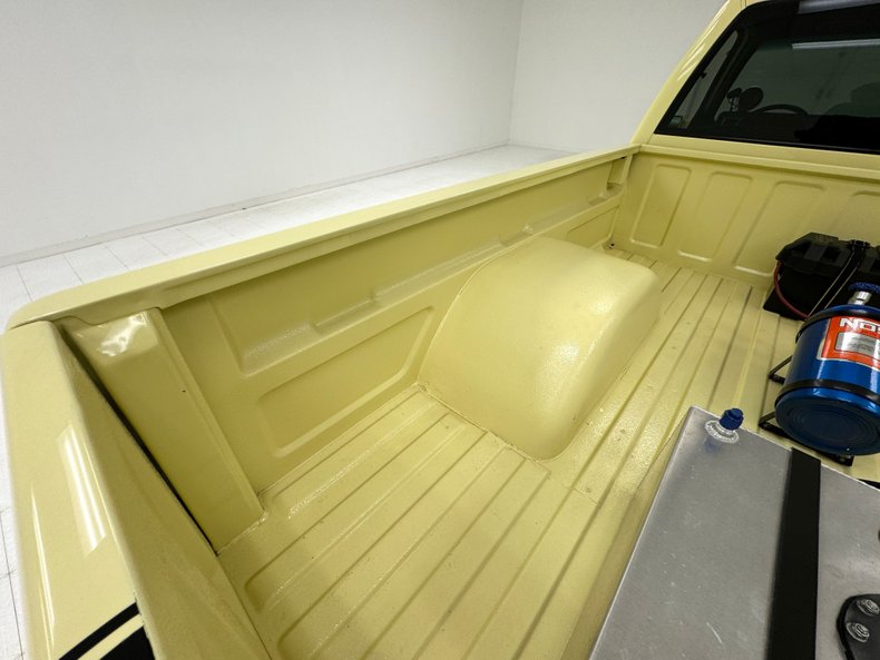 Chevrolet-C1500-1994-Butternut-Yellow-Black-33