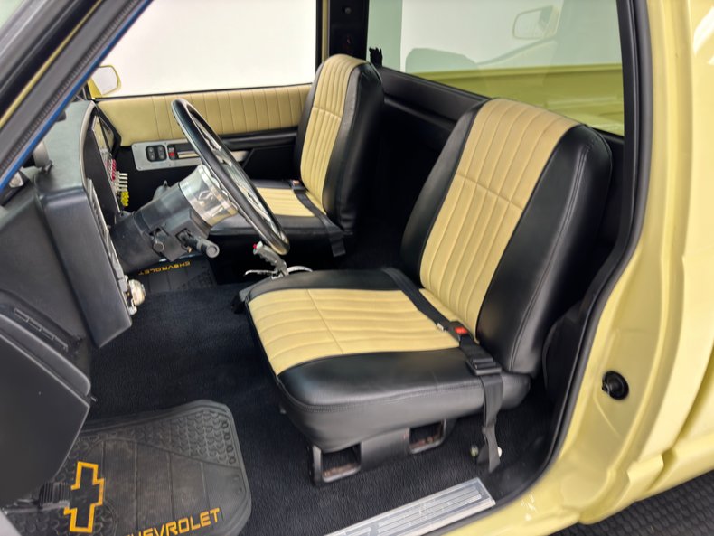 Chevrolet-C1500-1994-Butternut-Yellow-Black-37