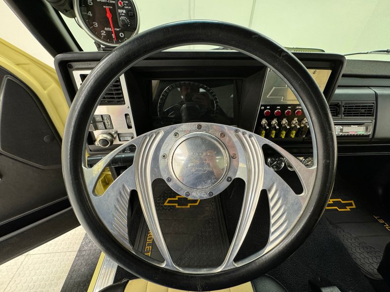 Chevrolet-C1500-1994-Butternut-Yellow-Black-41