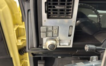 Chevrolet-C1500-1994-Butternut-Yellow-Black-43