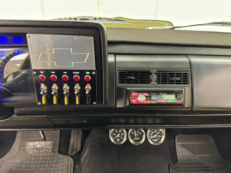 Chevrolet-C1500-1994-Butternut-Yellow-Black-46