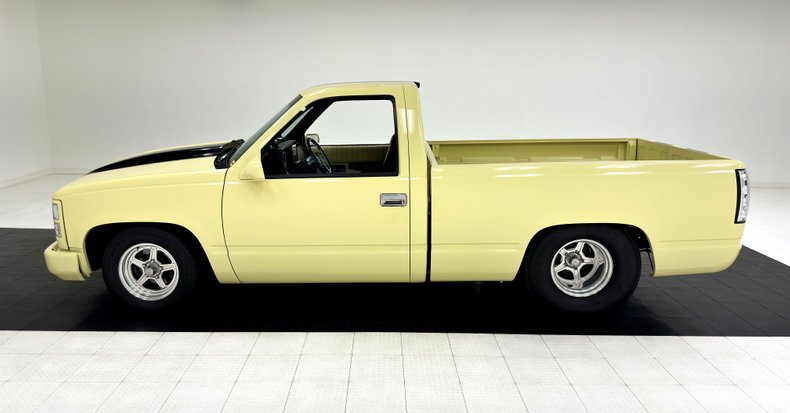 Chevrolet-C1500-1994-Butternut-Yellow-Black