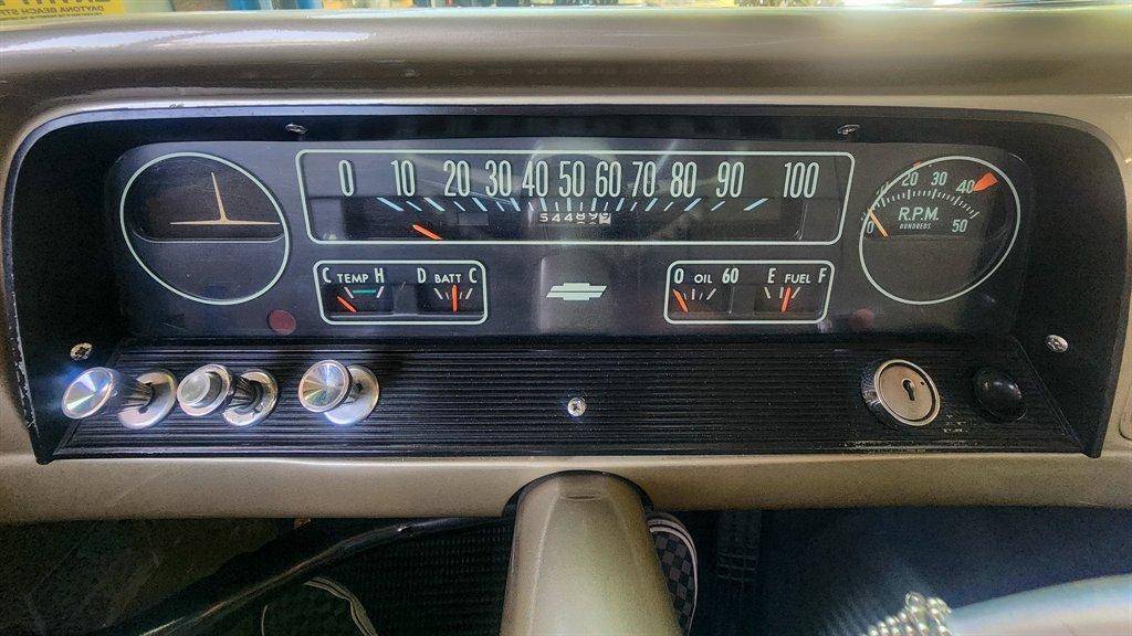 Chevrolet-C20-1964-17