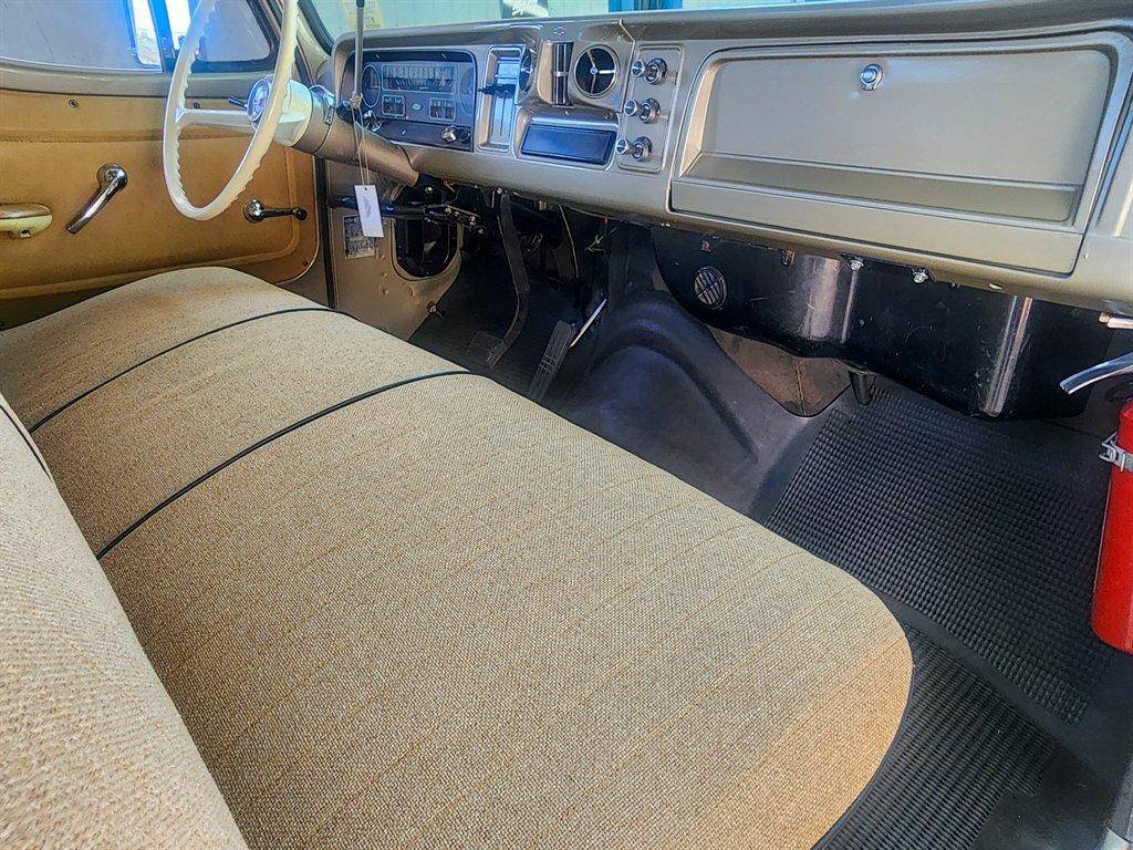 Chevrolet-C20-1964-21