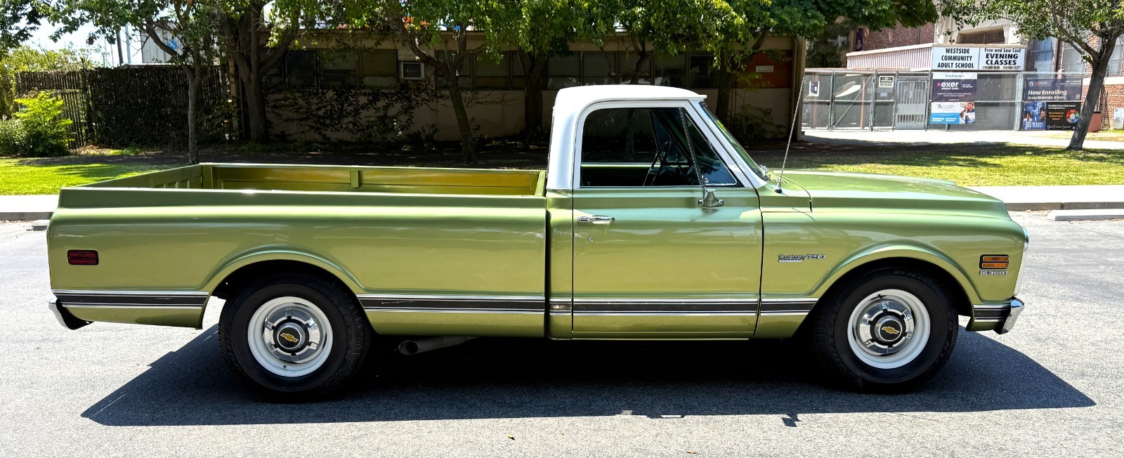 Chevrolet-C20-1972-Pickup-1