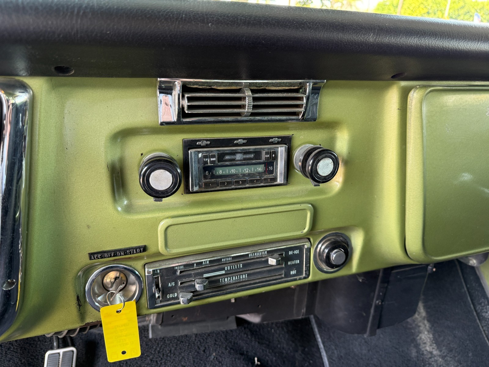 Chevrolet-C20-1972-Pickup-12