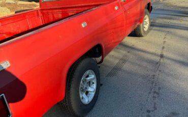 Chevrolet-C20-1980-red-2