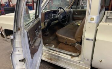 Chevrolet-C30-1976-White-8
