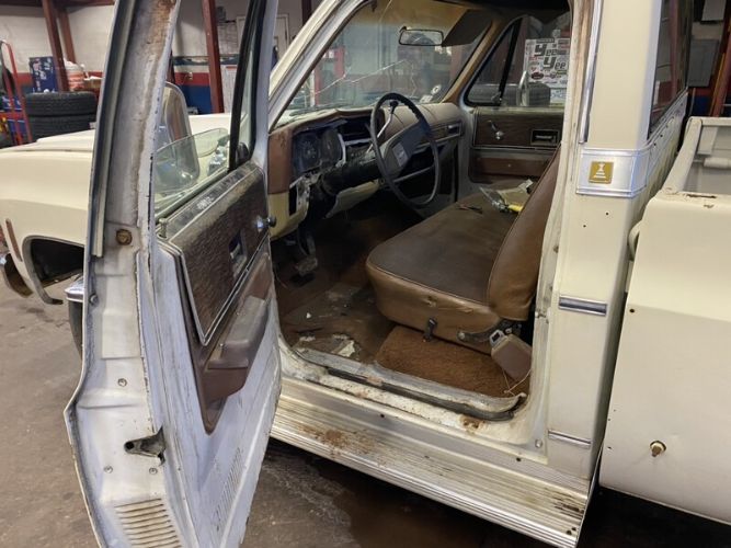 Chevrolet-C30-1976-White-8