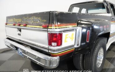 Chevrolet-C30-1979-Black-Patina-Black-2