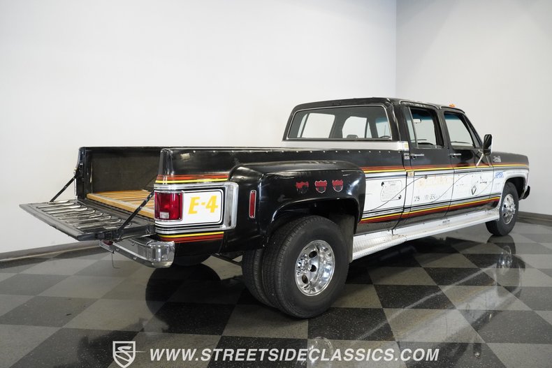 Chevrolet-C30-1979-Black-Patina-Black-24