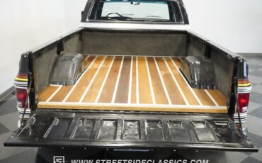Chevrolet-C30-1979-Black-Patina-Black-25