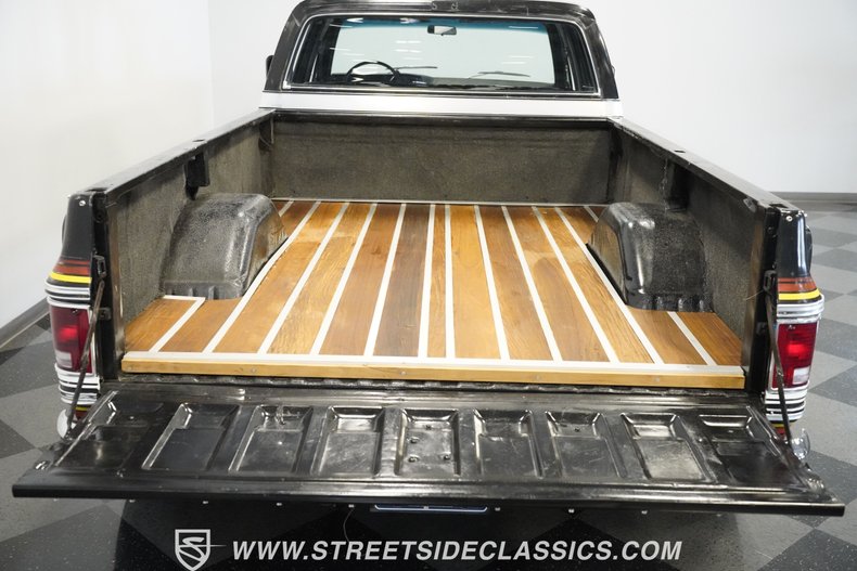 Chevrolet-C30-1979-Black-Patina-Black-25