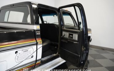 Chevrolet-C30-1979-Black-Patina-Black-37