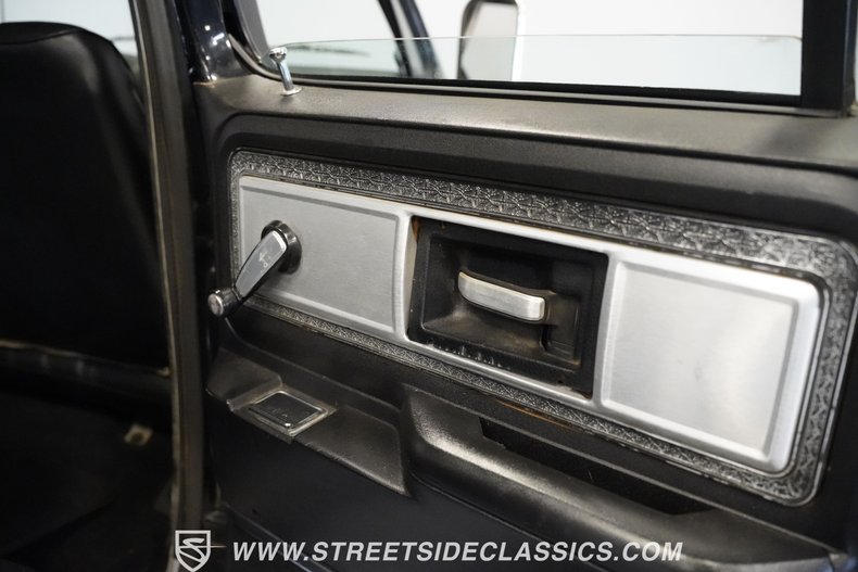 Chevrolet-C30-1979-Black-Patina-Black-39