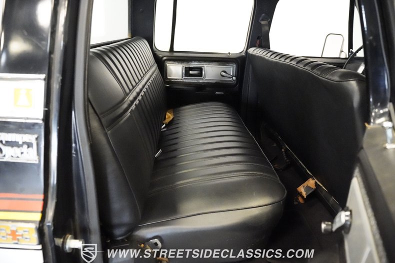 Chevrolet-C30-1979-Black-Patina-Black-40