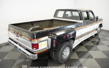 Chevrolet-C30-1979-Black-Patina-Black-6