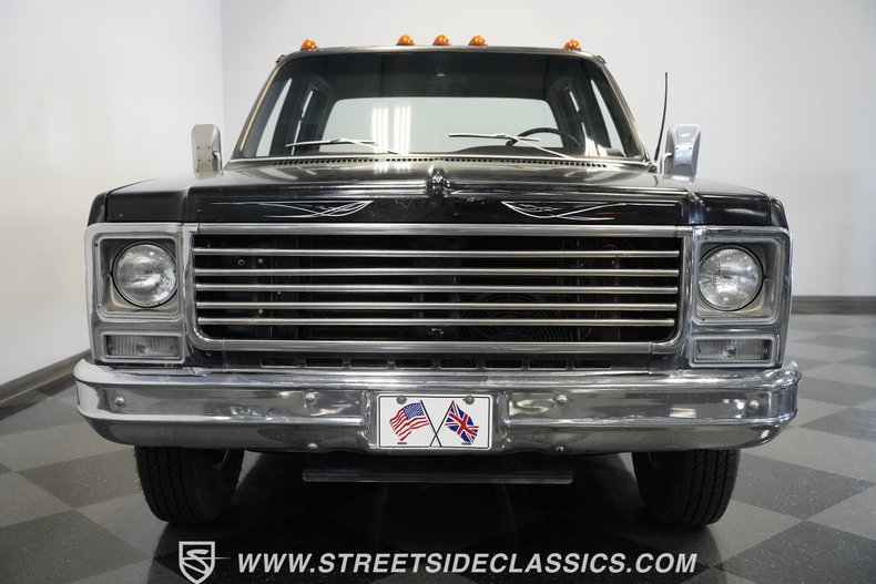 Chevrolet-C30-1979-Black-Patina-Black-7