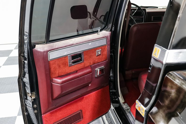 Chevrolet-C30-1984-Brown-Patina-Red-13