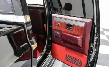 Chevrolet-C30-1984-Brown-Patina-Red-18