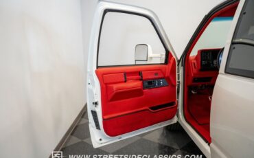 Chevrolet-C3500-1989-Pearl-White-Red-17