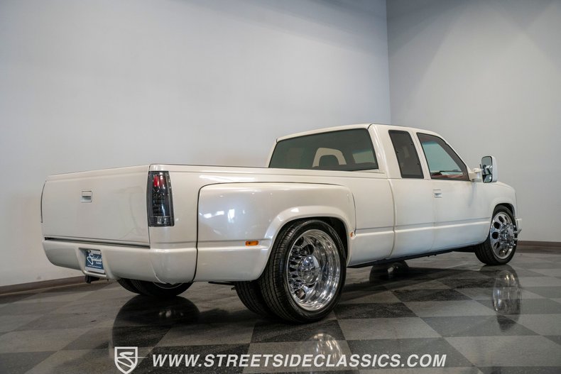 Chevrolet-C3500-1989-Pearl-White-Red-26