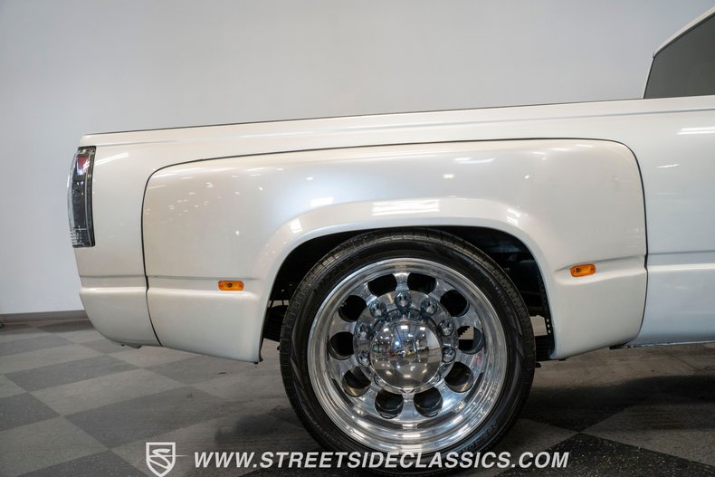 Chevrolet-C3500-1989-Pearl-White-Red-27