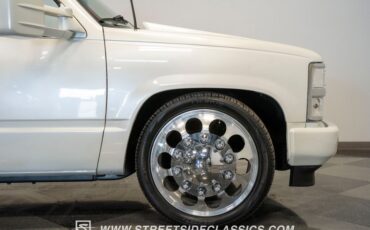 Chevrolet-C3500-1989-Pearl-White-Red-29