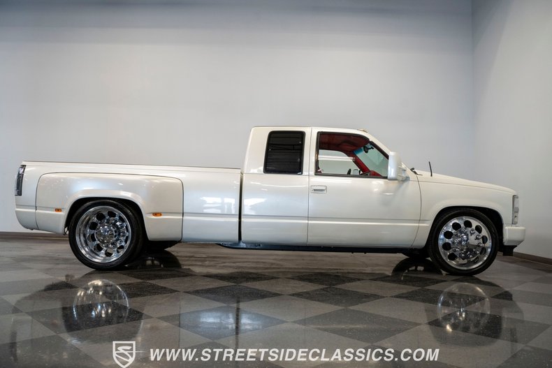 Chevrolet-C3500-1989-Pearl-White-Red-3