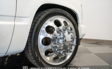 Chevrolet-C3500-1989-Pearl-White-Red-31