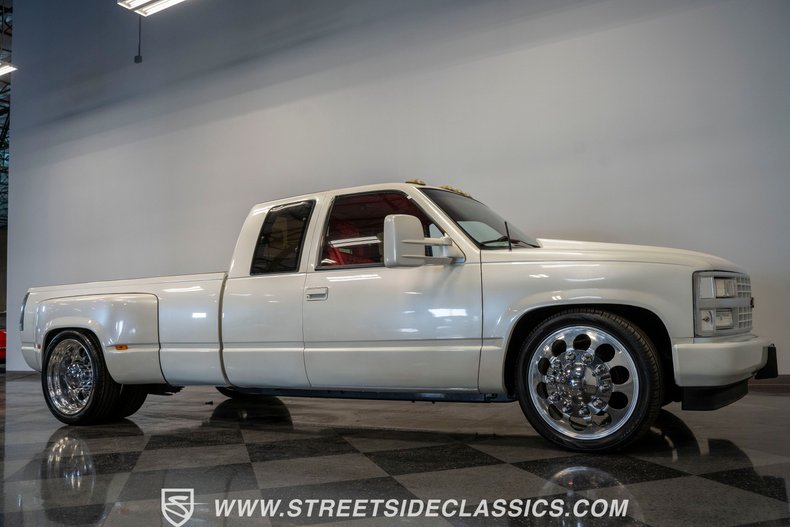 Chevrolet-C3500-1989-Pearl-White-Red-34