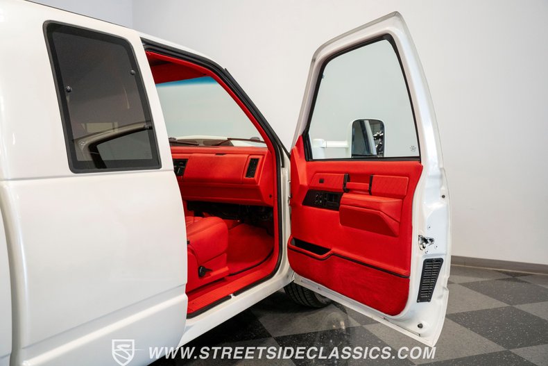 Chevrolet-C3500-1989-Pearl-White-Red-35