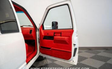 Chevrolet-C3500-1989-Pearl-White-Red-36