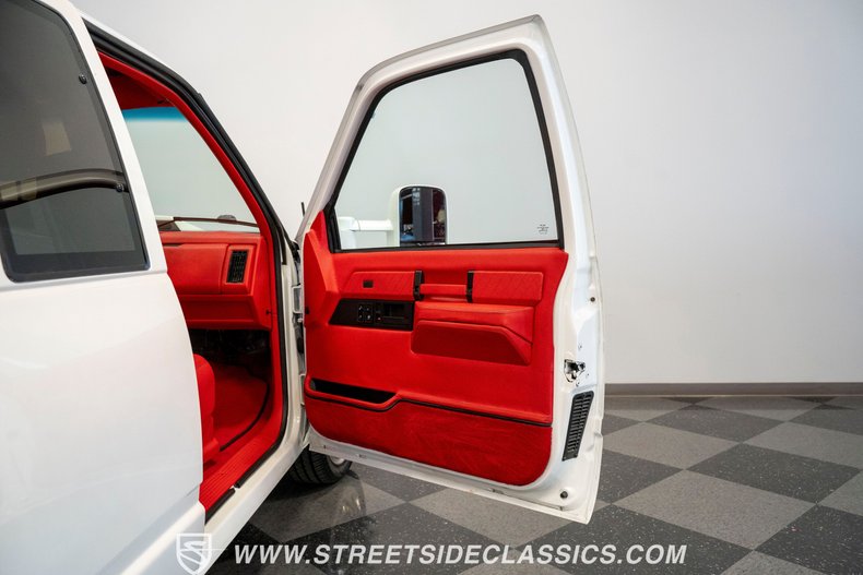 Chevrolet-C3500-1989-Pearl-White-Red-36