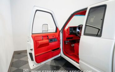 Chevrolet-C3500-1989-Pearl-White-Red-39