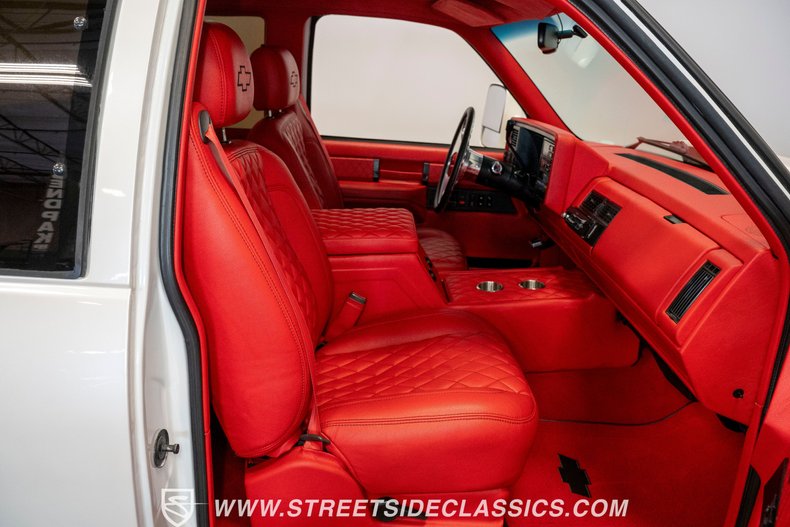 Chevrolet-C3500-1989-Pearl-White-Red-4