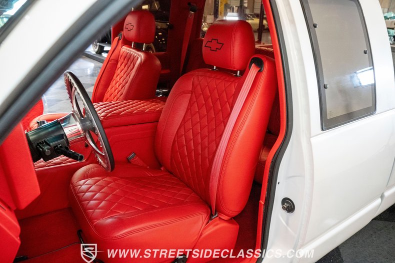 Chevrolet-C3500-1989-Pearl-White-Red-44