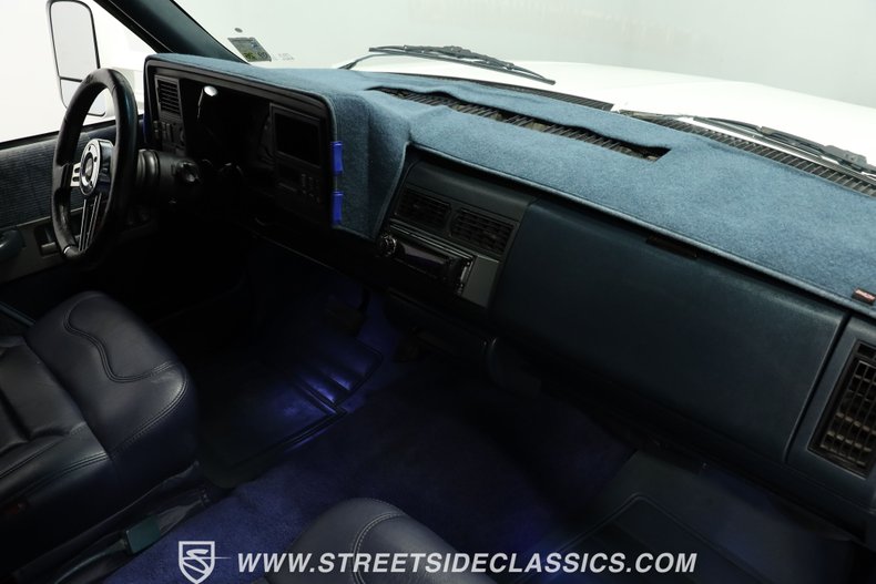 Chevrolet-C3500-1994-White-Dark-Blue-1