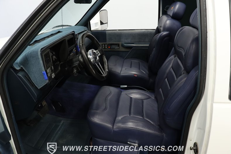 Chevrolet-C3500-1994-White-Dark-Blue-34