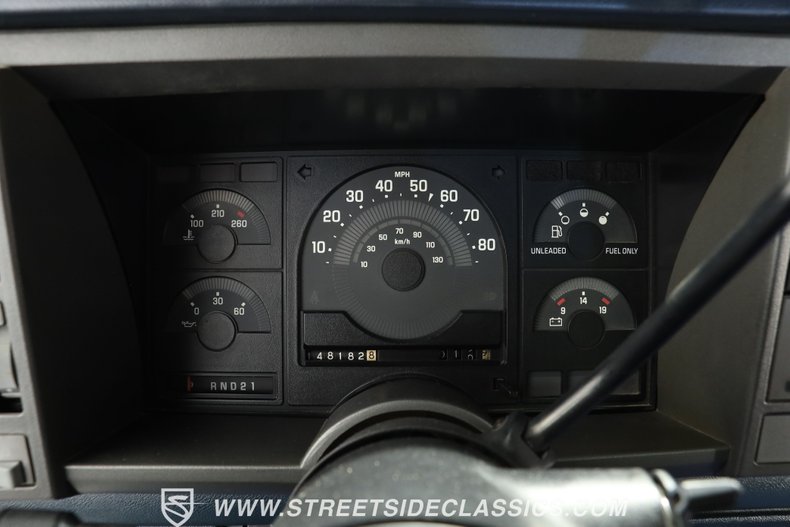 Chevrolet-C3500-1994-White-Dark-Blue-36