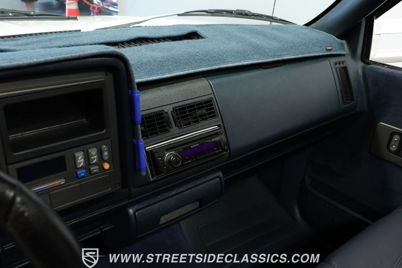 Chevrolet-C3500-1994-White-Dark-Blue-39