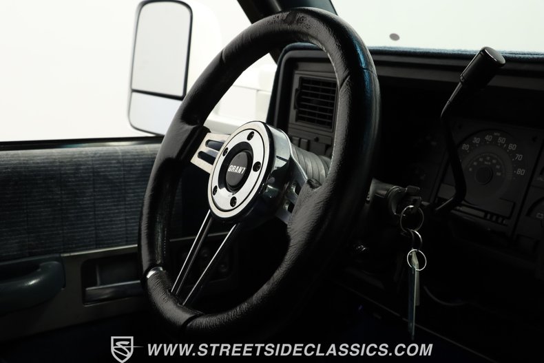 Chevrolet-C3500-1994-White-Dark-Blue-44
