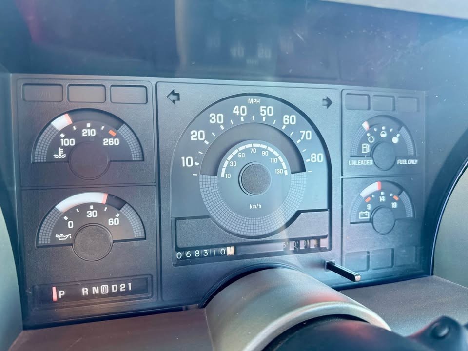 Chevrolet-CK-Pickup-1500-1989-Pickup-Truck-9