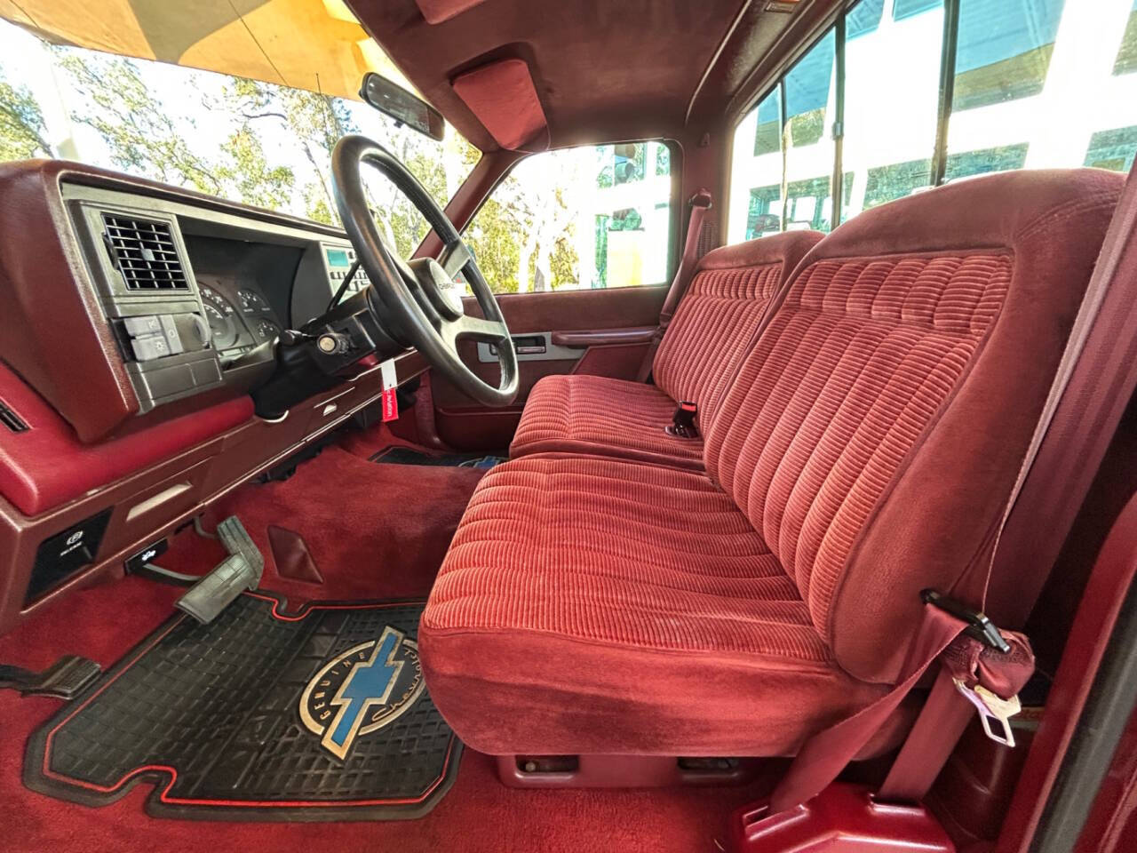 Chevrolet-CK-Pickup-1500-1990-Pickup-Truck-12