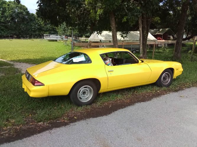 Chevrolet-Cabriolet-1981-Yellow-2