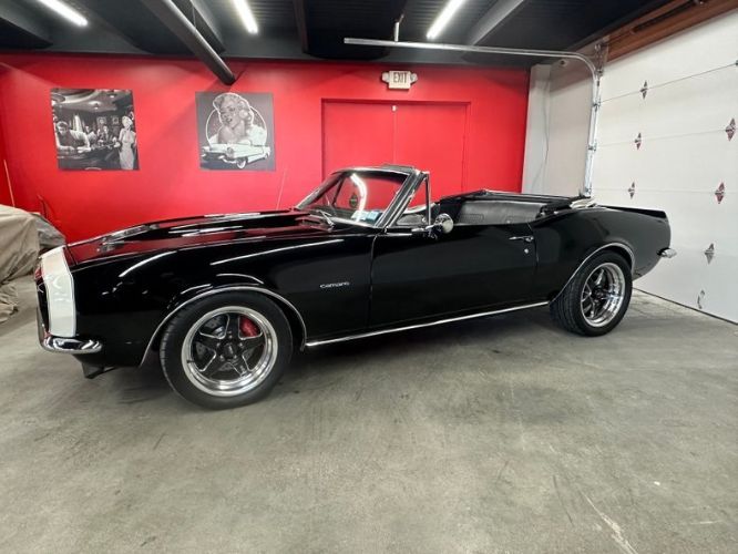 Chevrolet-Camaro-1967-Black-White-Top-Black-2