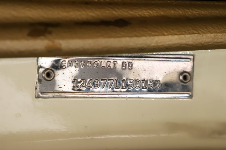 Chevrolet-Camaro-1967-Capri-Creme-Gold-13